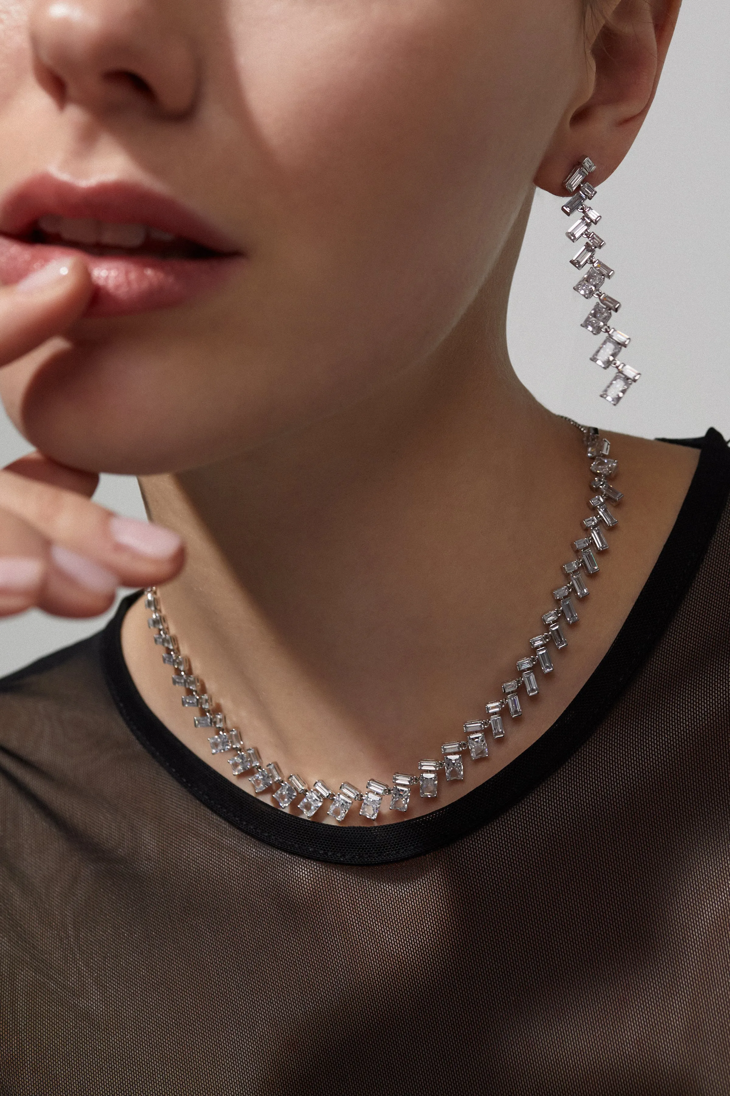 GWEN HERRINGBONE CZ LINEAR EARRINGS